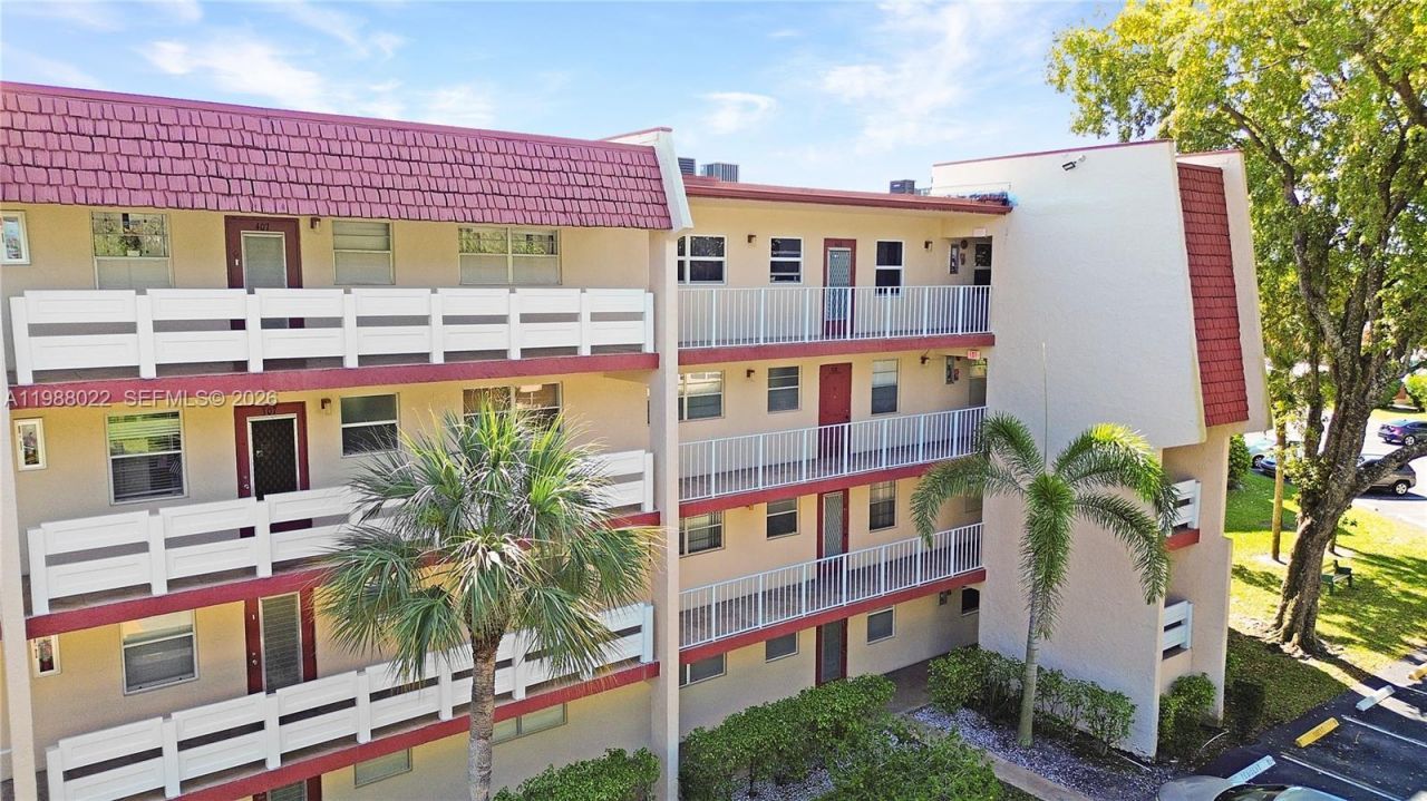 1030 Country Club Dr, Unit 309, Margate, FL 33063 Photo