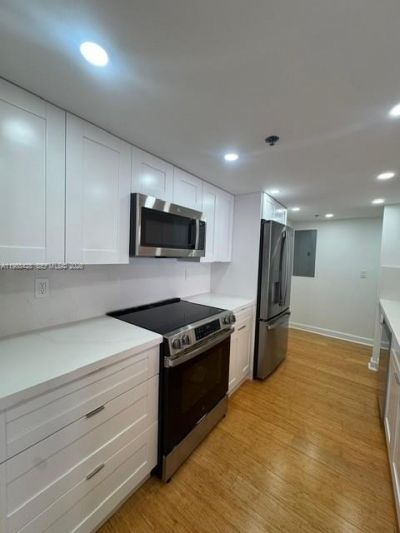 801 N Venetian Dr , Unit 1103, Miami, FL 33139 Photo