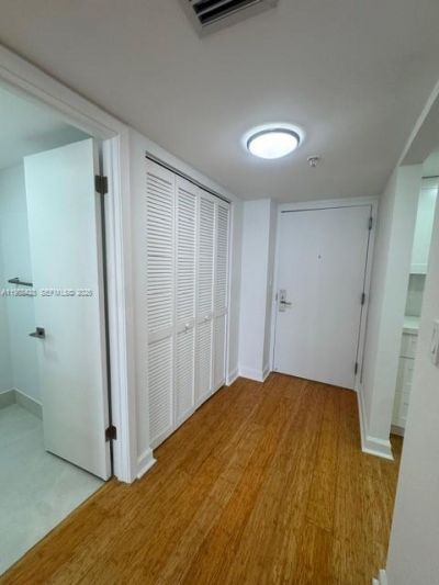 801 N Venetian Dr , Unit 1103, Miami, FL 33139 Photo