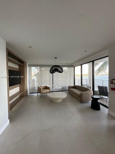801 N Venetian Dr , Unit 1103, Miami, FL 33139 Photo