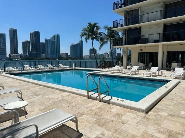 801 N Venetian Dr , Unit 1103, Miami, FL 33139 Photo