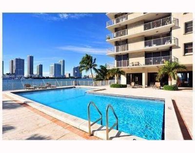 801 N Venetian Dr , Unit 1103, Miami, FL 33139 Photo