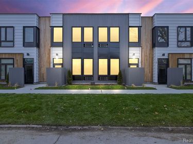 7631 E Lafayette, Detroit, MI 48214