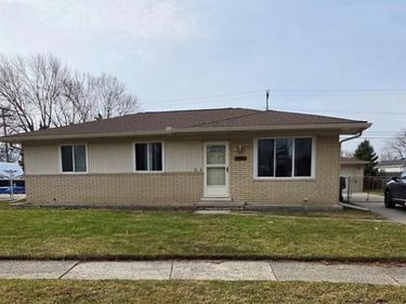 18576 Matthew Drive, Clinton Twp, MI 48035