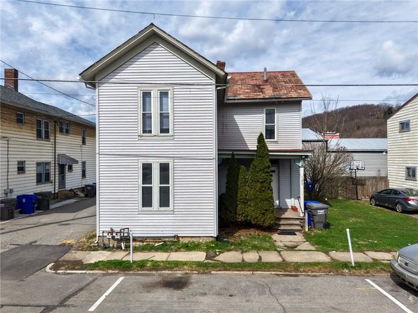 125 Jefferson St, Evans City, PA 16033