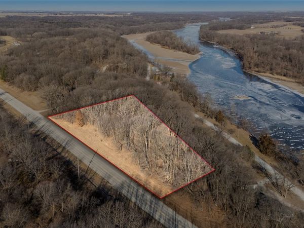 1041 290th Street , Atalissa, IA 52720