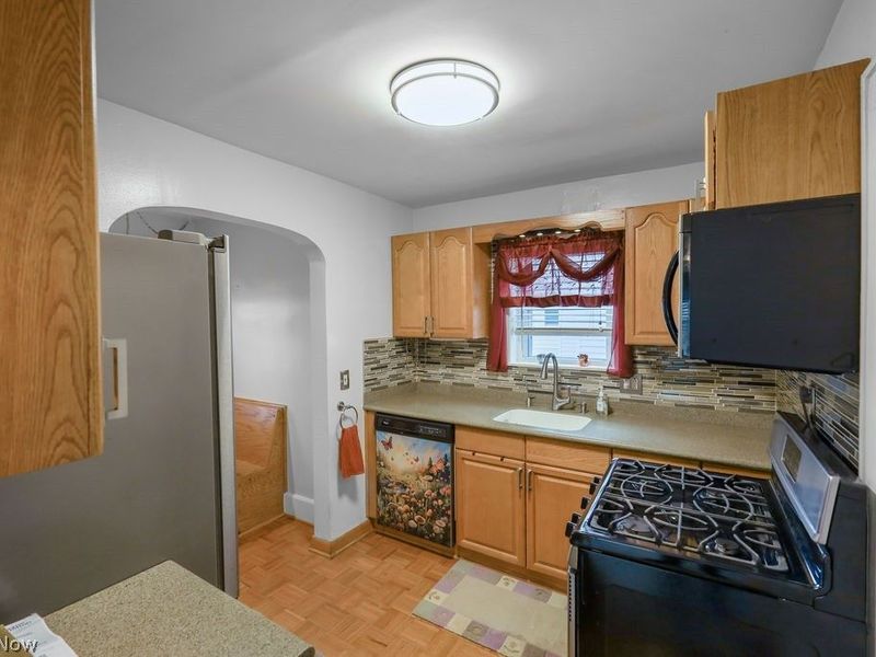 1597 Glenmount Avenue , Akron, OH 44301 Photo 11