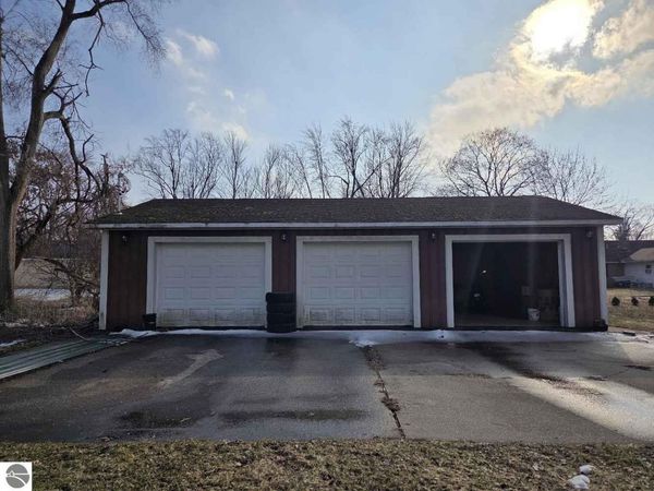 105 Jefferson Street, Coleman, MI 48618