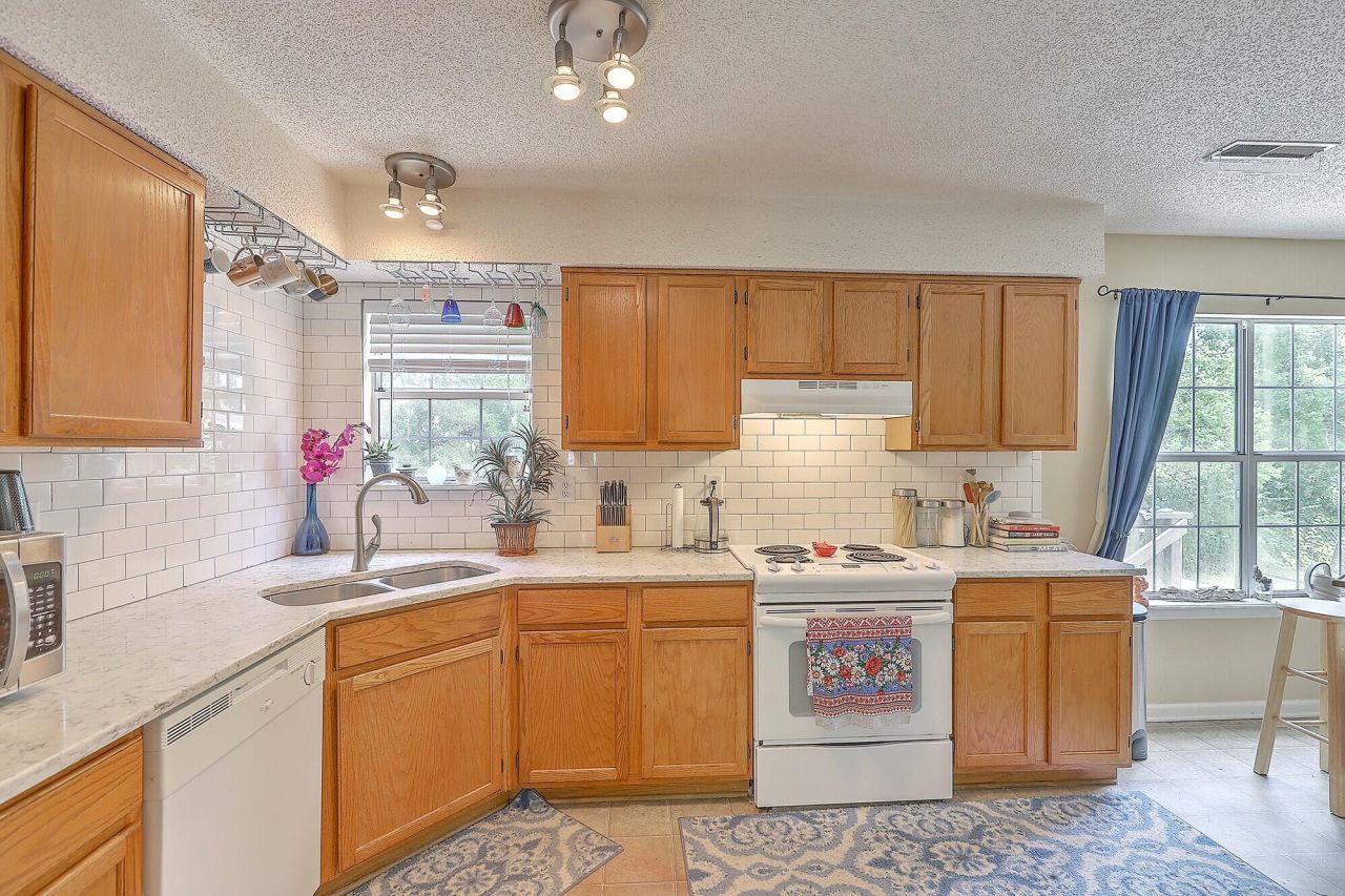 2318 N England Court Photo 11