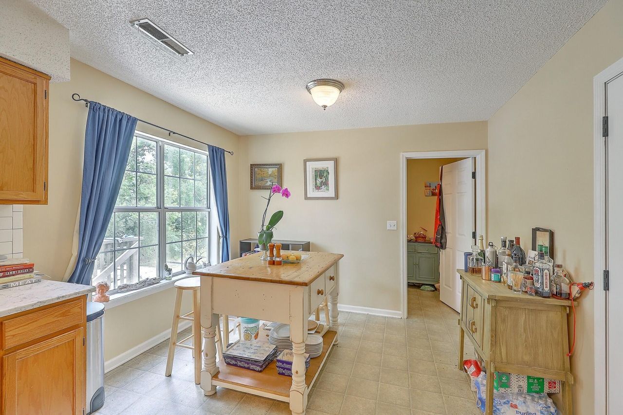 2318 N England Court Photo 14