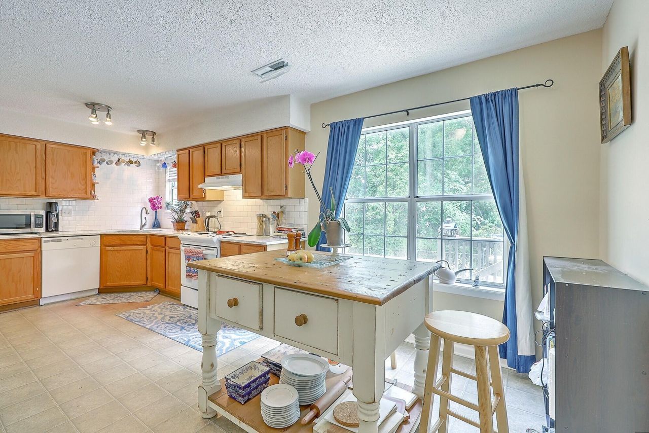 2318 N England Court Photo 15