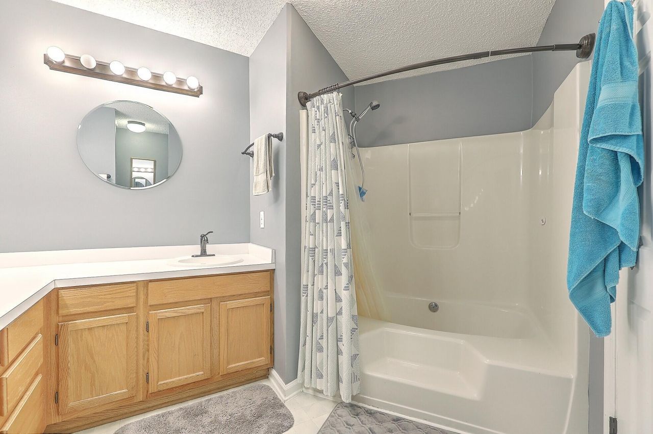 2318 N England Court Photo 22