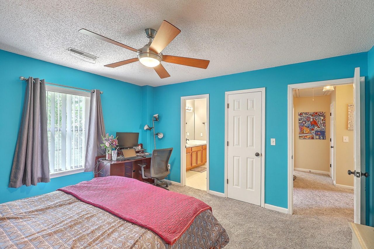 2318 N England Court Photo 25