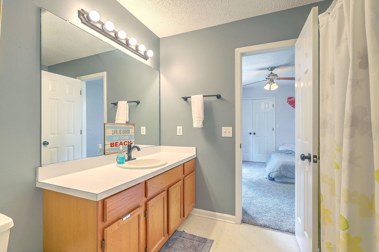 2318 N England Court Photo 26