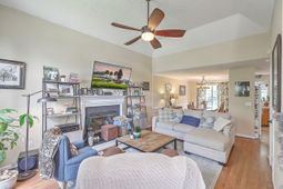 2318 N England Court photo 4