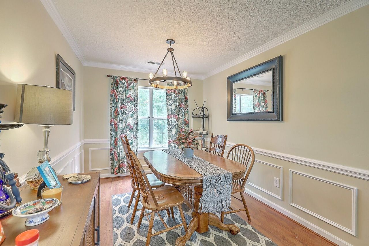 2318 N England Court Photo 7