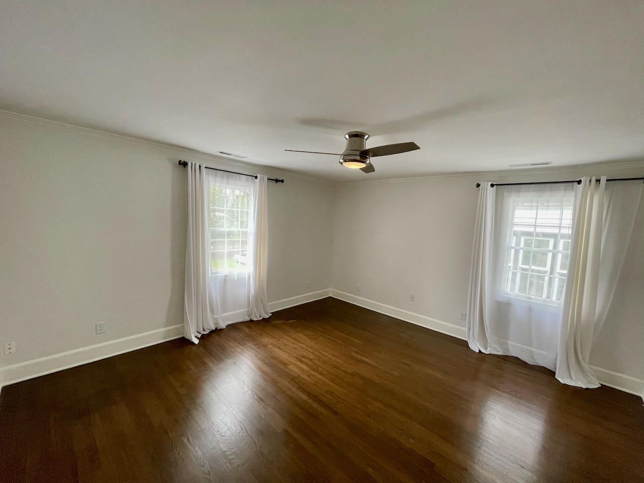 3 1/2 St Michaels Alley Photo 13