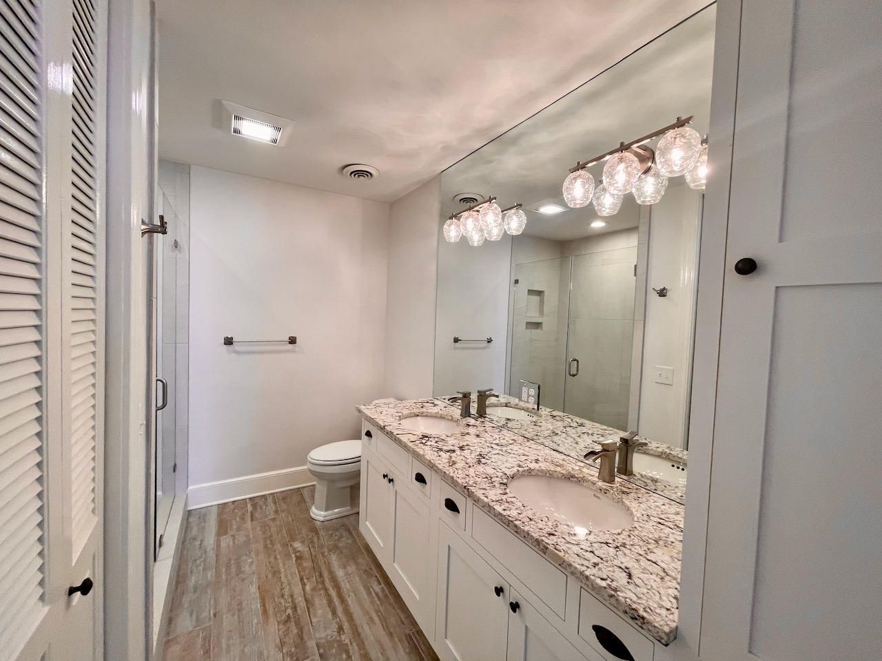 3 1/2 St Michaels Alley Photo 15