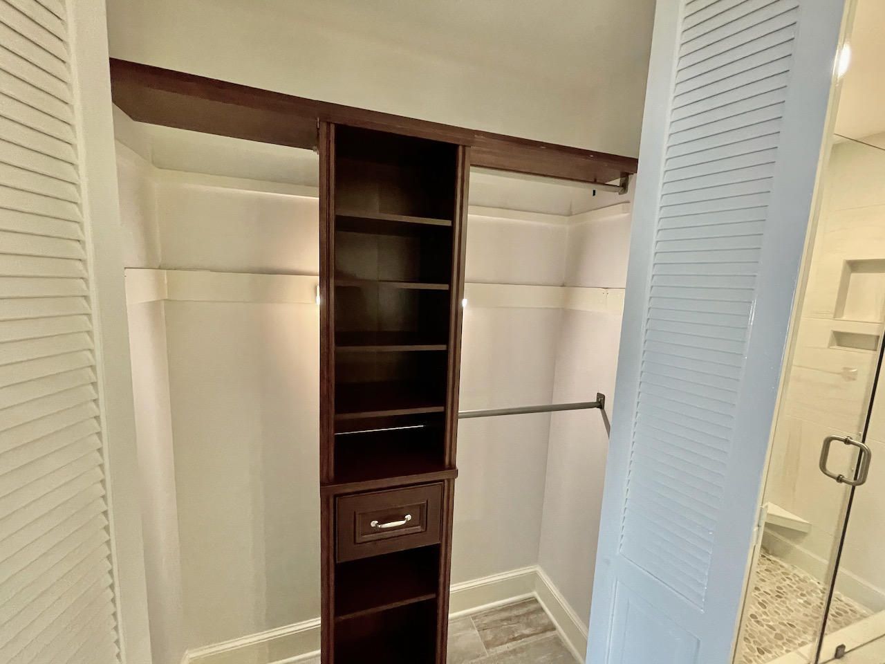 3 1/2 St Michaels Alley Photo 16