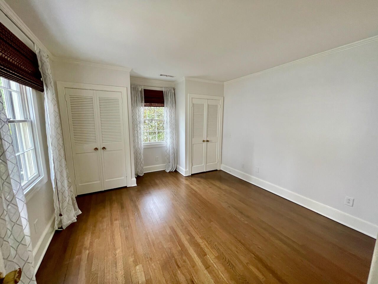 3 1/2 St Michaels Alley Photo 18