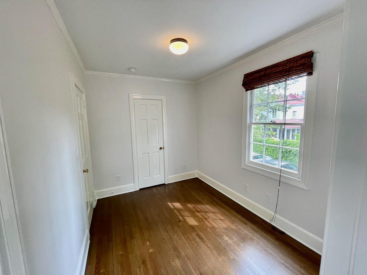 3 1/2 St Michaels Alley Photo 24