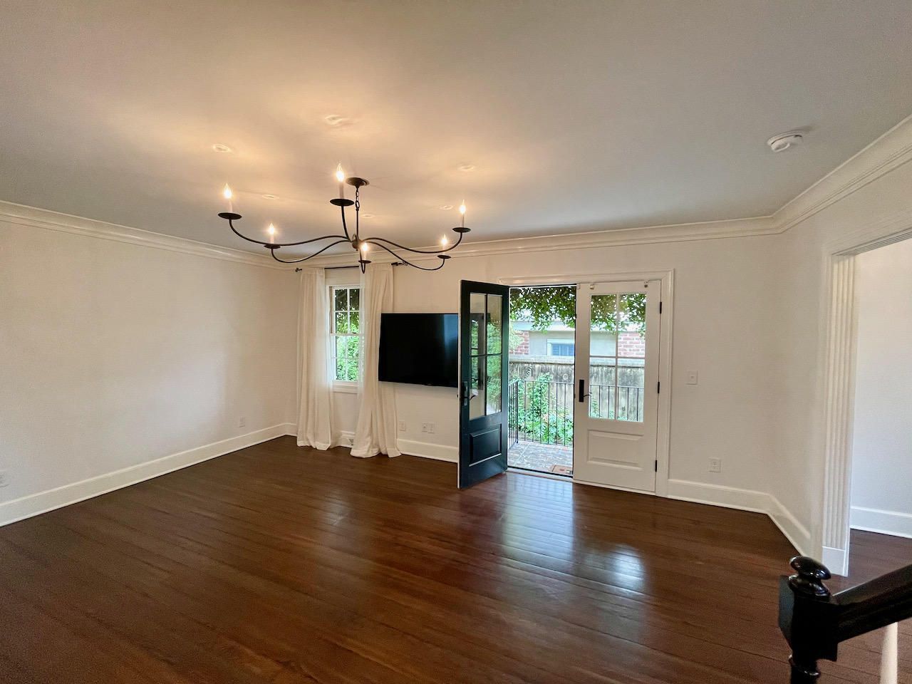 3 1/2 St Michaels Alley Photo 31