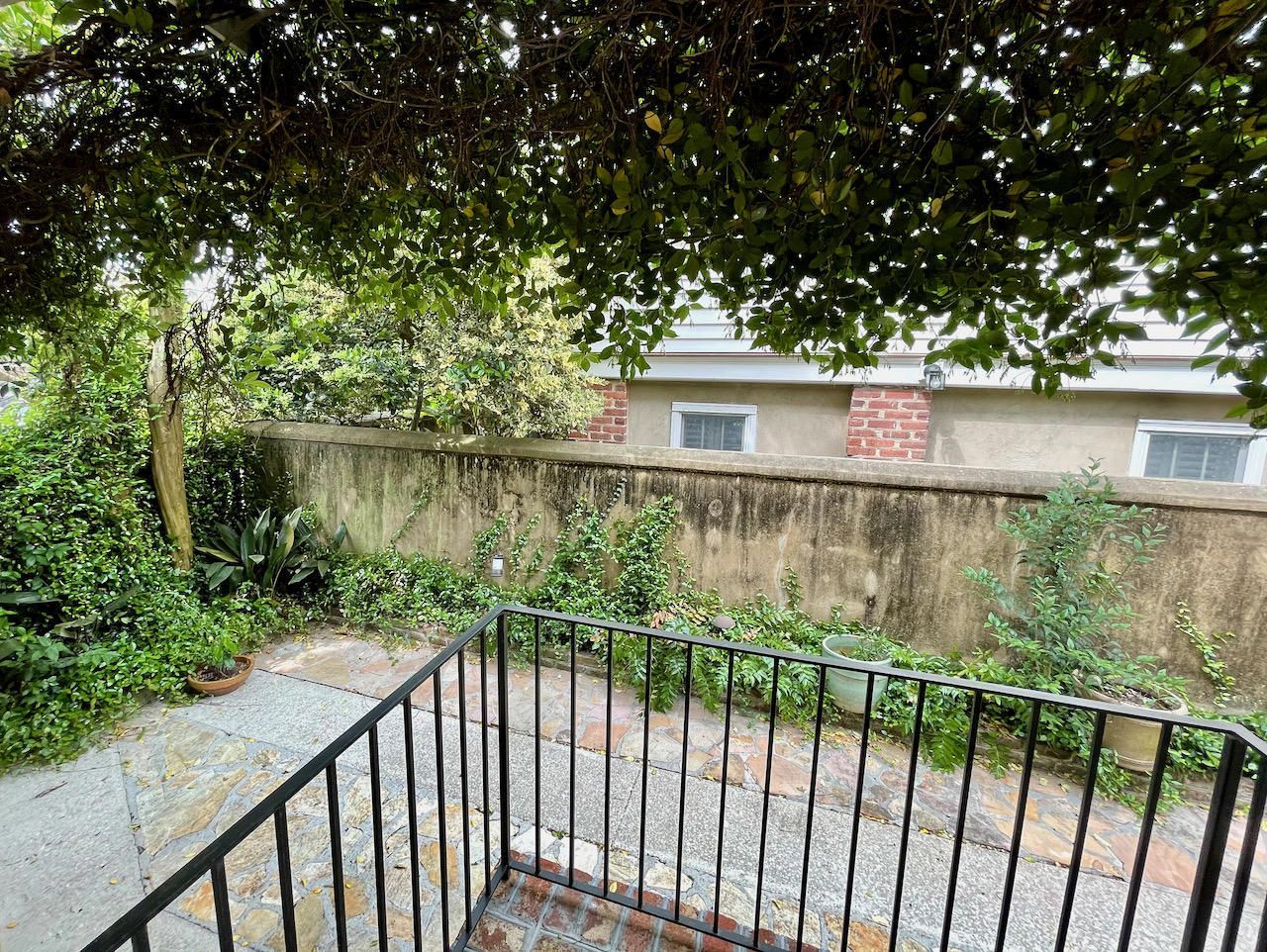 3 1/2 St Michaels Alley Photo 32