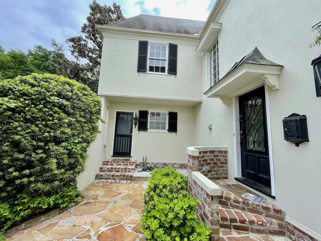 3 1/2 St Michaels Alley Photo 34