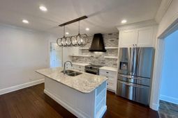 3 1/2 St Michaels Alley photo 4