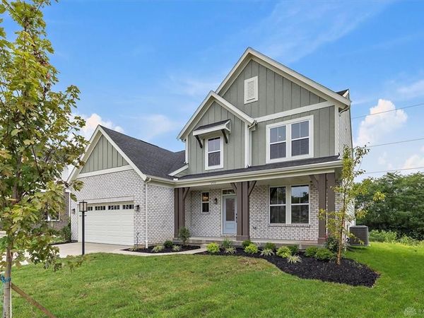 2572 Golden Leaf, Beavercreek, OH 45431