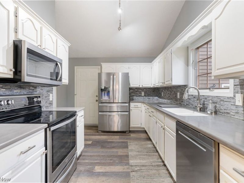 4856 Tree Line Circle NW, North Canton, OH 44720 Photo 10