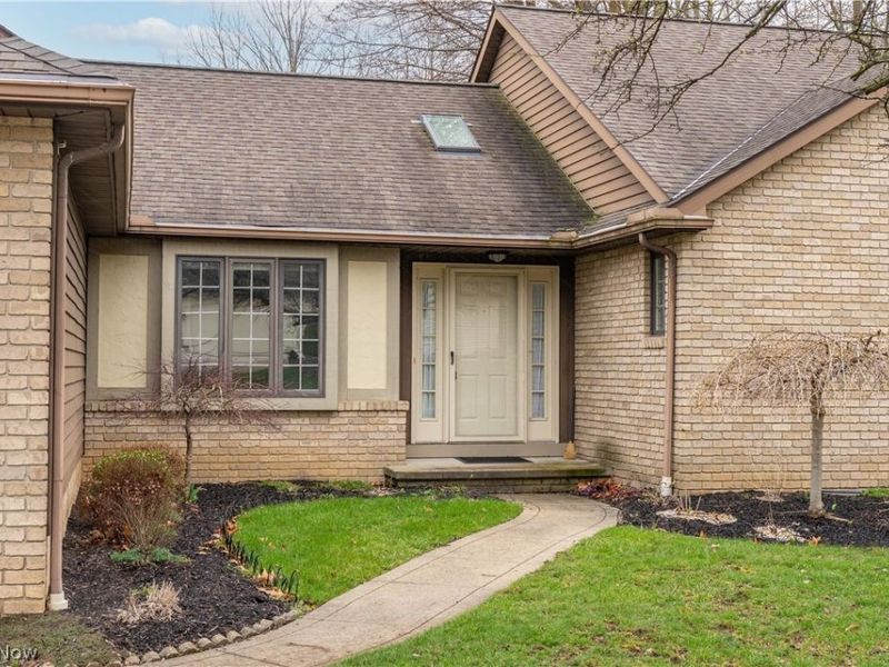 4856 Tree Line Circle NW, North Canton, OH 44720 Photo 2