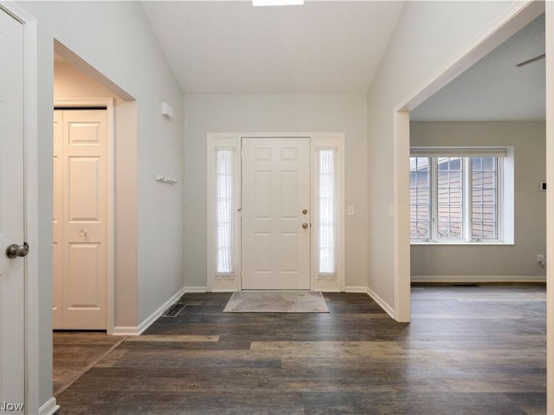 4856 Tree Line Circle NW, North Canton, OH 44720 Photo 4