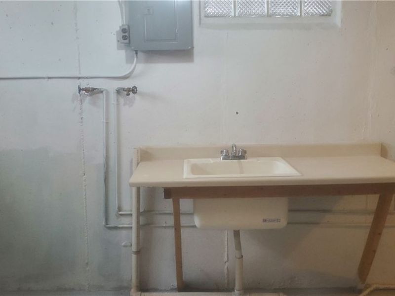 21971 Crystal Avenue , Euclid, OH 44123 Photo 12