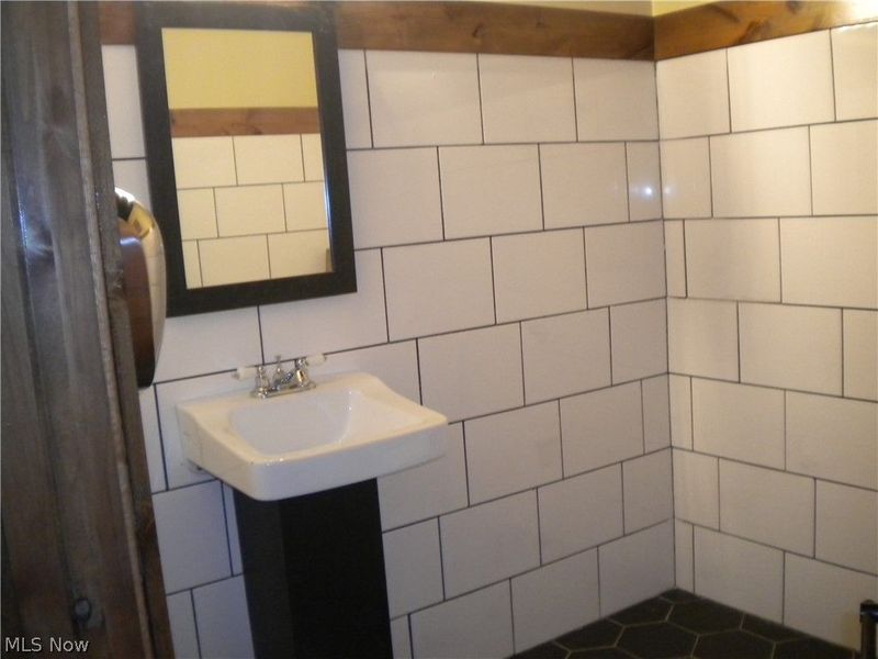 164 2nd Street NW, Barberton, OH 44203 Photo 13