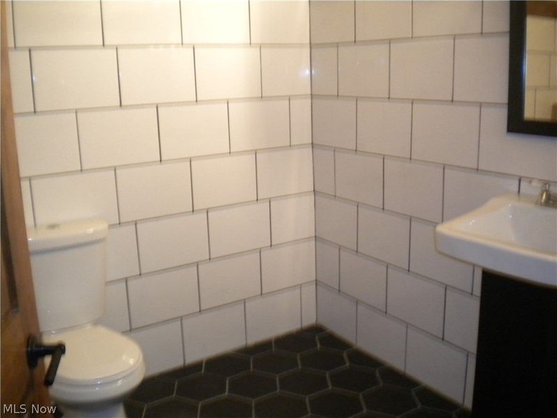 164 2nd Street NW, Barberton, OH 44203 Photo 14