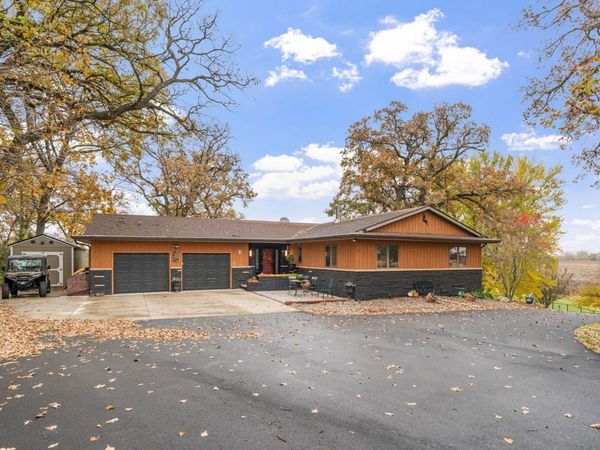 74500 240th Street, Albert Lea, MN 56007