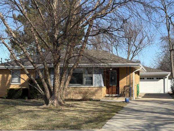 614 E Madison Street , Villa Park, IL 60181