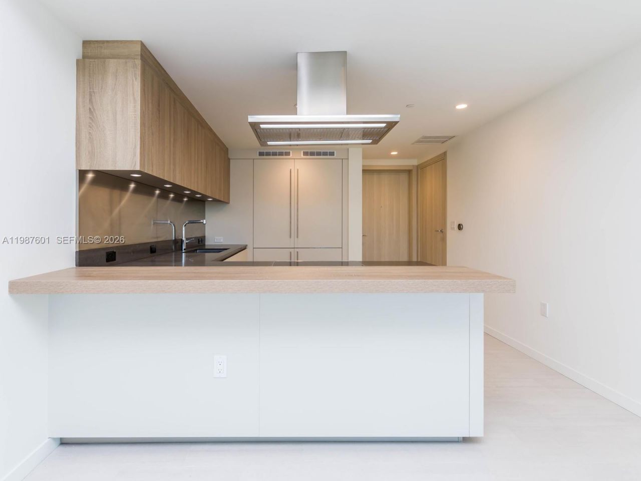 1000 Brickell Plz , Unit 4104, Miami, FL 33131 Photo