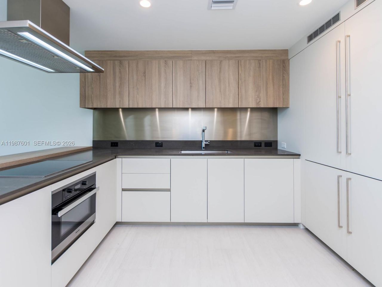1000 Brickell Plz , Unit 4104, Miami, FL 33131 Photo