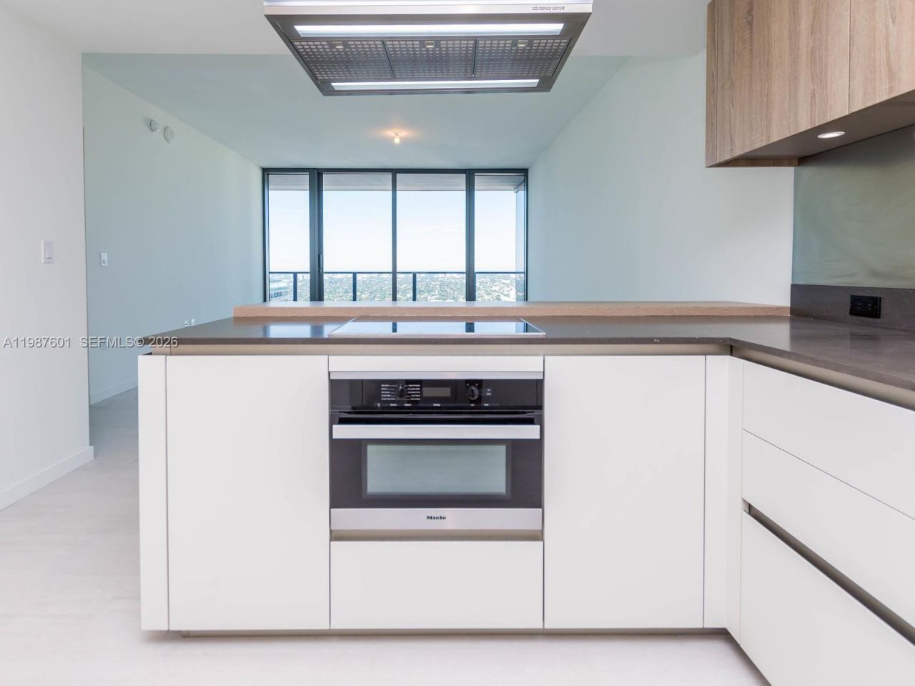 1000 Brickell Plz , Unit 4104, Miami, FL 33131 Photo