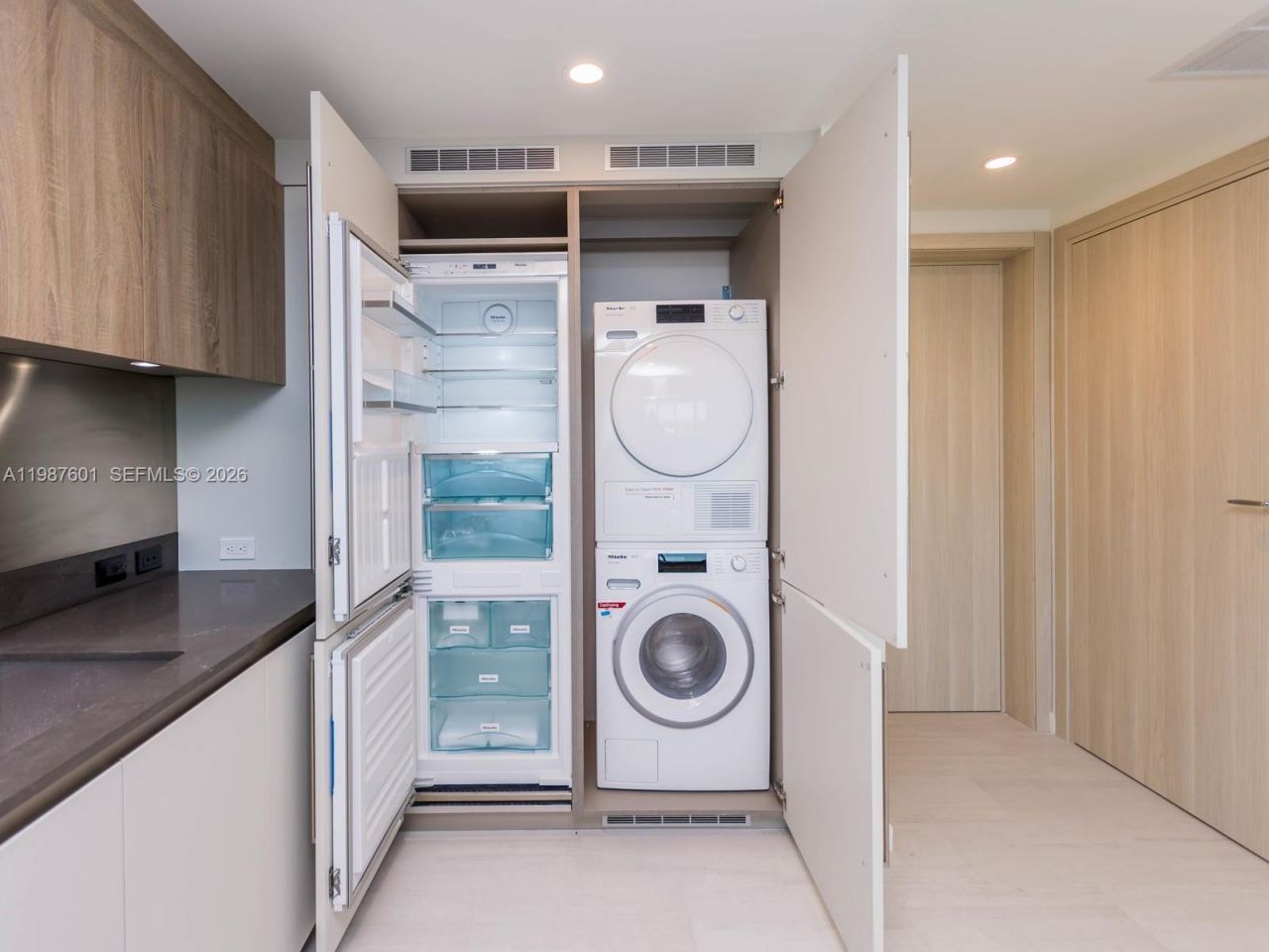 1000 Brickell Plz , Unit 4104, Miami, FL 33131 Photo