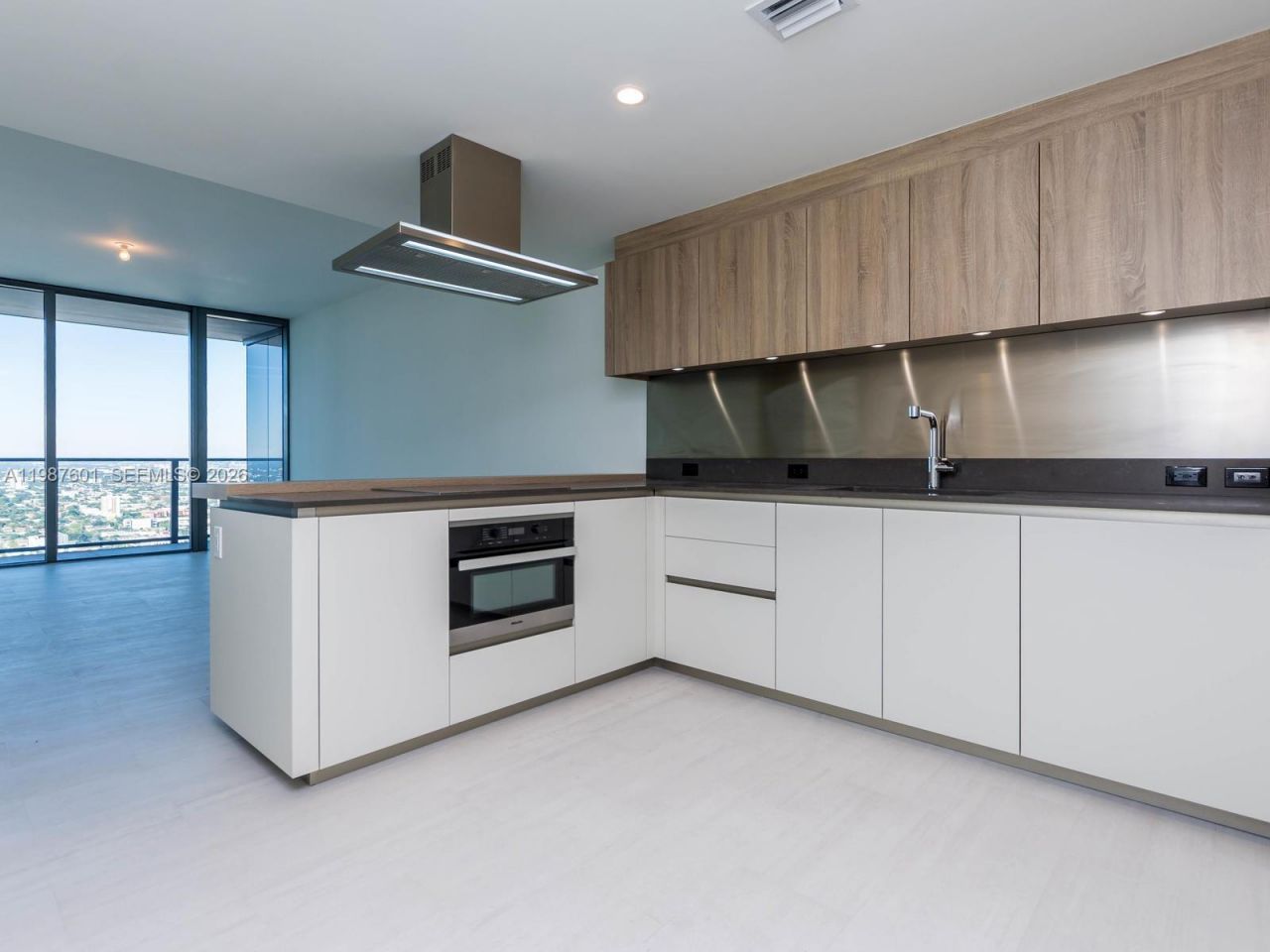 1000 Brickell Plz , Unit 4104, Miami, FL 33131 Photo