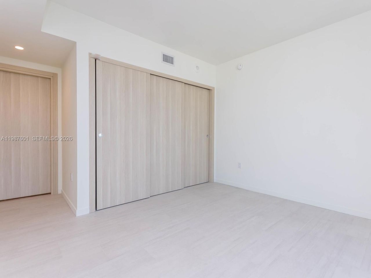 1000 Brickell Plz , Unit 4104, Miami, FL 33131 Photo