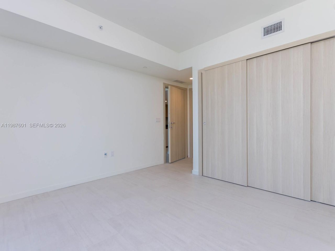 1000 Brickell Plz , Unit 4104, Miami, FL 33131 Photo