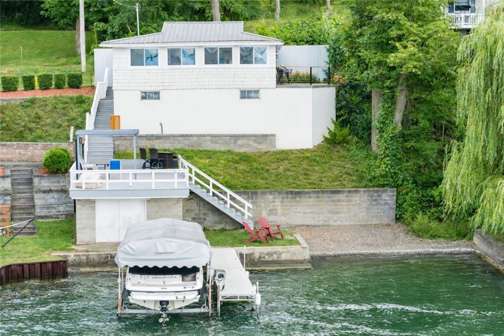 538 East Lake Road, Penn Yan, NY 14527 Main Photo