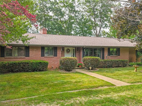 55835 Davis Lane, Dowagiac, MI 49047