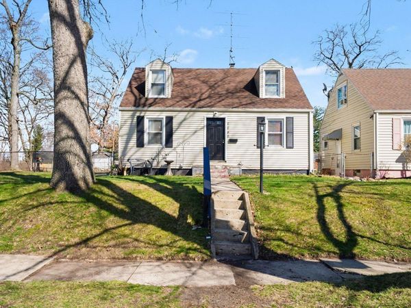 2246 Beverly Place, South Bend, IN 46616