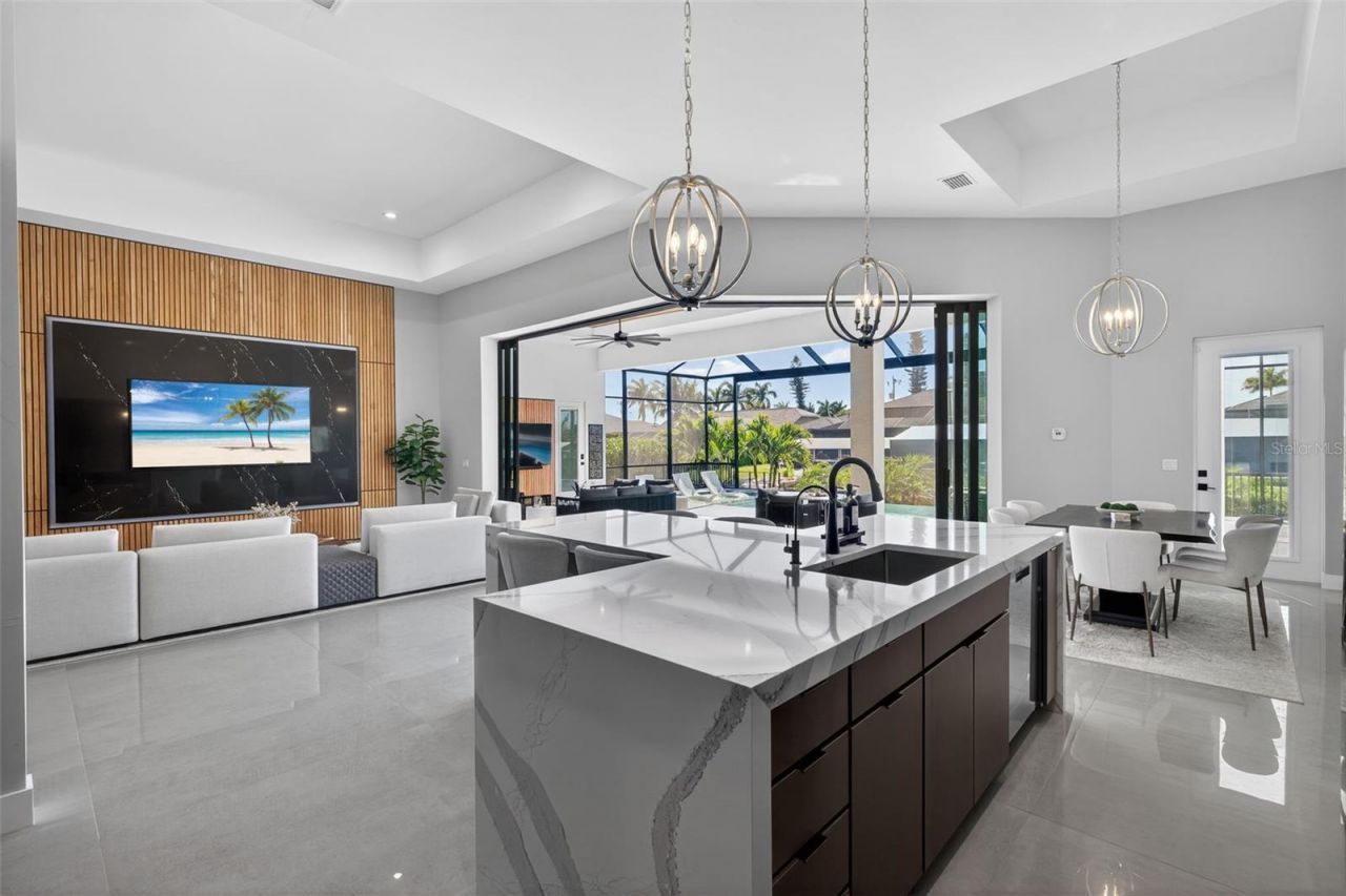 2002 SE 18th Avenue, Cape Coral, FL 33990 Photo