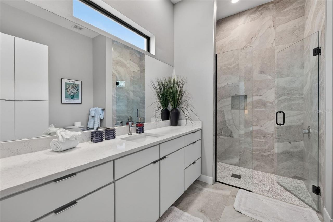 2002 SE 18th Avenue, Cape Coral, FL 33990 Photo